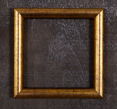 siyah arka plan üzerine bronz çerçeve