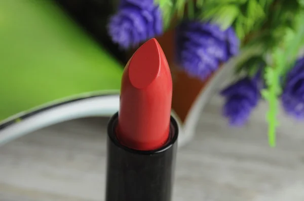 Lápiz labial rojo de moda — Foto de Stock