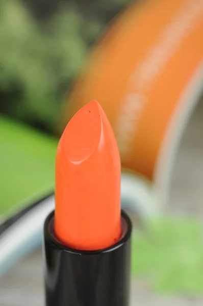 Lápiz labial de moda naranja — Foto de Stock