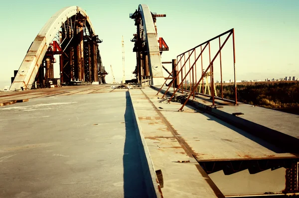 Podil's ' ko-Voskresens'kyi bridge — Stockfoto