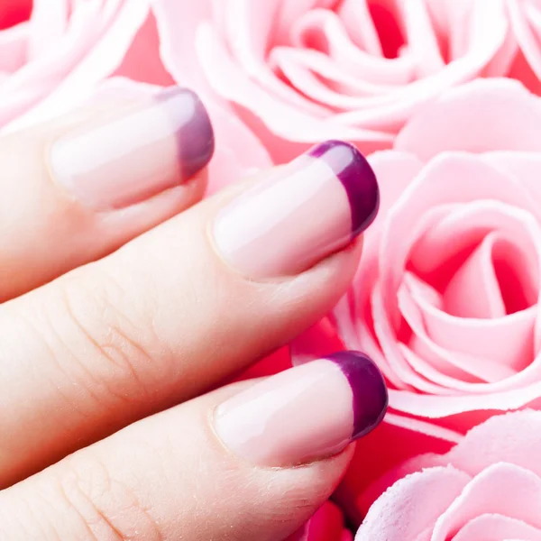 Paarse acrylaat manicure — Stockfoto