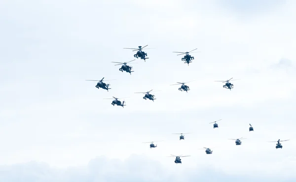 Ohi Day parade van lucht militaire technologie in Thessaloniki — Stockfoto