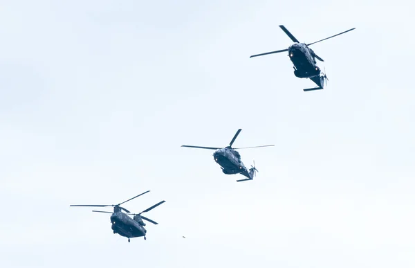 Journée Ohi défilé de la technologie militaire aérienne à Thessalonique — Photo