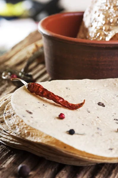 Hemgjord papad med kryddor — Stockfoto