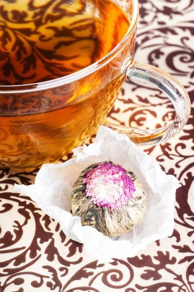 Kvetoucí čaj míč — Stock fotografie