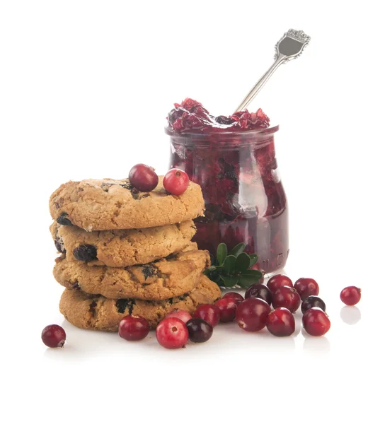 Βάζο μαρμελάδας cowberry με μπισκότα — Φωτογραφία Αρχείου