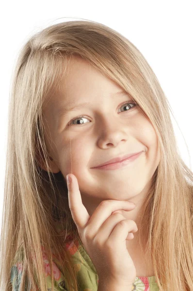 Kleines blondes Mädchen lächelt — Stockfoto