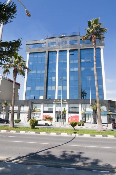 Bouwen van Lophitis Business Center in Limassol — Stockfoto