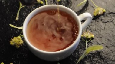dökme ıhlamur çayı ve çiçekler