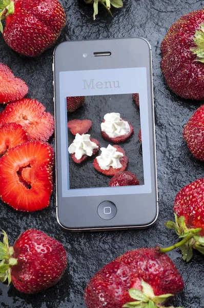 Foto do menu de dieta no smartphone — Fotografia de Stock