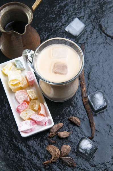 Studený kávový nápoj s ledem — Stock fotografie