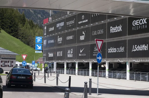 Outlet Center Brenner. Italy — Stock Photo, Image