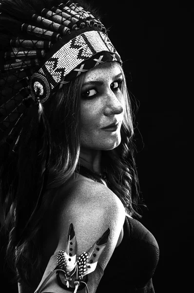 Woman in traditional Indian headdress — Stock Photo, Image