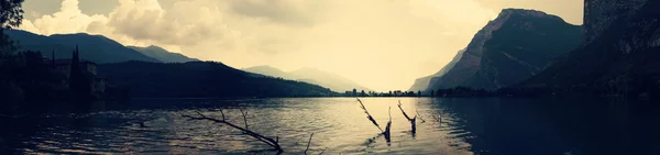 Toblino Lake. Trentino, Italie — Photo gratuite