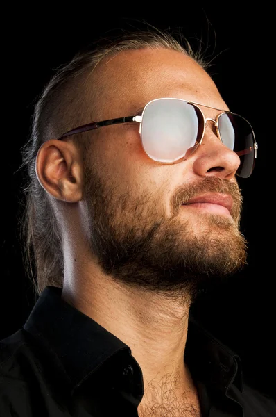 Confident man in sunglasses — Stock Photo, Image