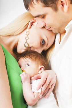 mutlu bir aile ile çocuk