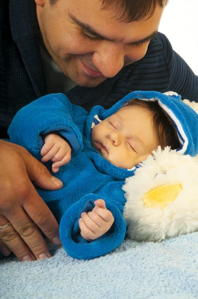 Día del padre.Padre con bebé dormido — Foto de Stock