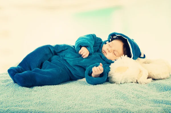 Kleine baby te slapen — Stockfoto