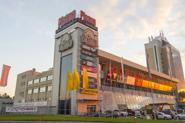 Zewnętrzna część centrum handlowego Plazma w Kijowie — Zdjęcie stockowe