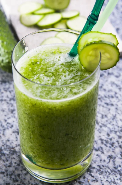 Green vegetable smoothie — Stock Photo, Image