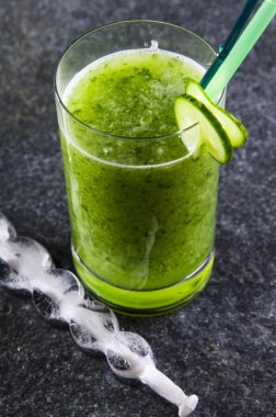 yeşil sebze smoothie