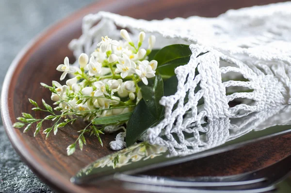 Ort Einstellung mit Blumen dekoriert — Stockfoto