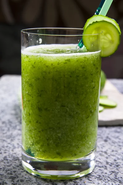 Green vegetable smoothie — Stock Photo, Image