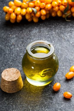 Deniz buckthorns petrol ve çilek