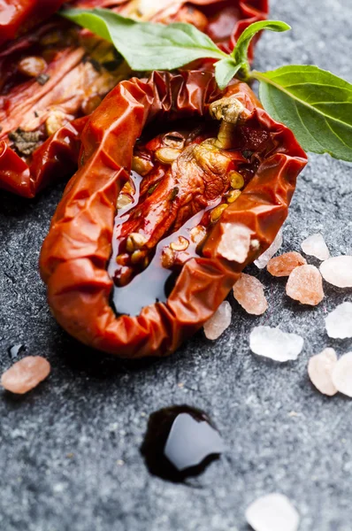 Italienische sonnengetrocknete Tomaten — Stockfoto