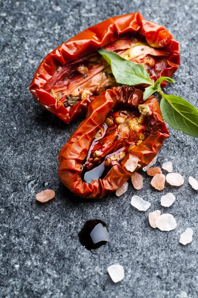 Italská rajčata sušená sluncem — Stock fotografie