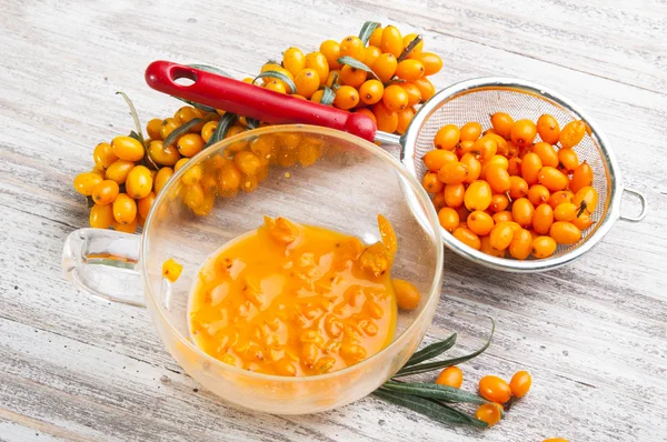 Preparing of sea buckthorn tea and berries — Stock Photo, Image