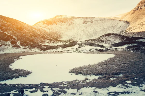 Ορεινή λίμνη Ivor. Κορυφογραμμή Svydovets — Δωρεάν Φωτογραφία