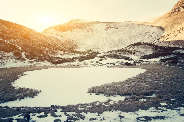 Mountainous lake Ivor. Svydovets ridge — Free Stock Photo