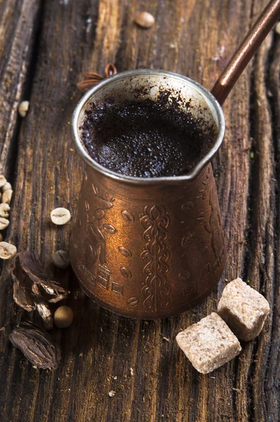 Caffè fresco in cezve — Foto Stock