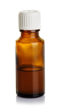 esans şişesi beyaz arka plan üzerinde