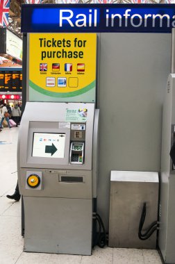Ticket auto-mat at Victoria rail station