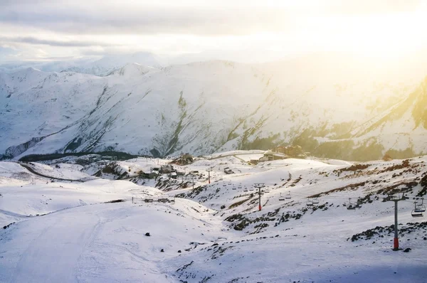 Scaune pe muntele Kudebi, Georgia — Fotografie de stoc gratuită