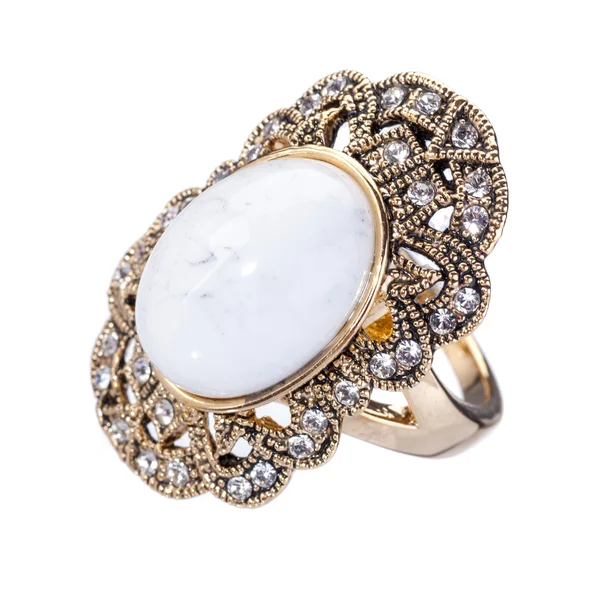 Vintage ring with white Howlite gemstone — Stock Photo, Image