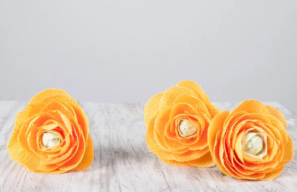 Flores de buttercup de papel feitas à mão — Fotografia de Stock