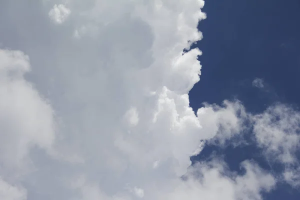 Blue Sky Fluffy Windy White Clouds Sunny Day — Stock Photo, Image