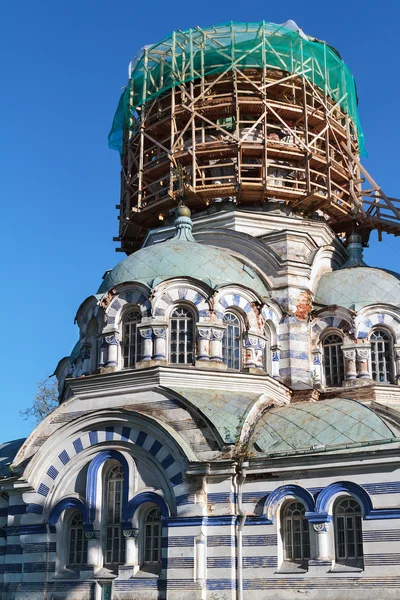 Ruská pravoslavná církev v rekonstrukci — Stock fotografie