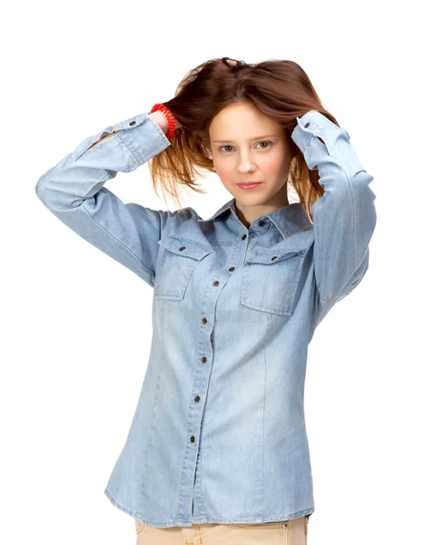 Menina vermelha em jeans — Fotografia de Stock