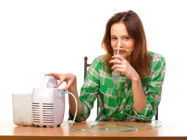 женщина с ингалятором