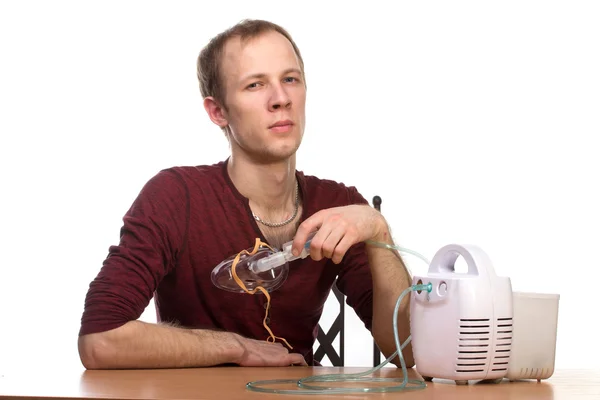 Mann mit Inhalator — Stockfoto