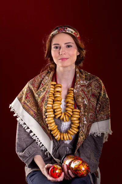 Menina bonita em vestido nacional russo — Fotografia de Stock