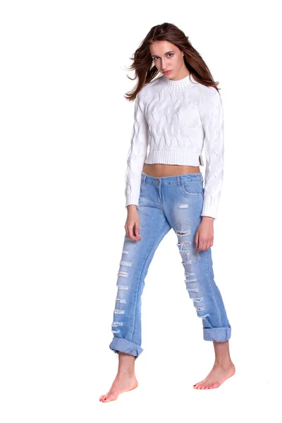 Mooie vrouw in blauwe jeanse — Stockfoto