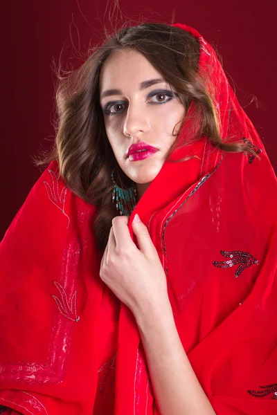 Woman in red sari — Stock Photo, Image