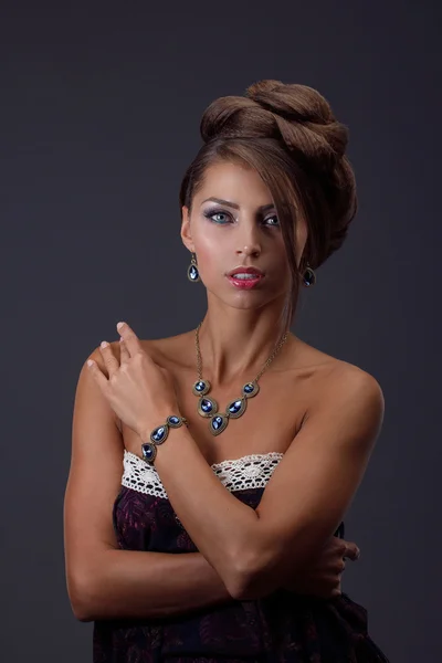 Fotos de Modelo com joias, Imagens de Modelo com joias sem royalties | Depositphotos Fotos de Modelo com joias, Imagens de Modelo com joias sem royalties | Depositphotos