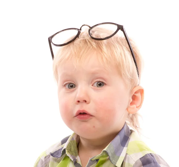 Lustiger Junge mit Brille — Stockfoto