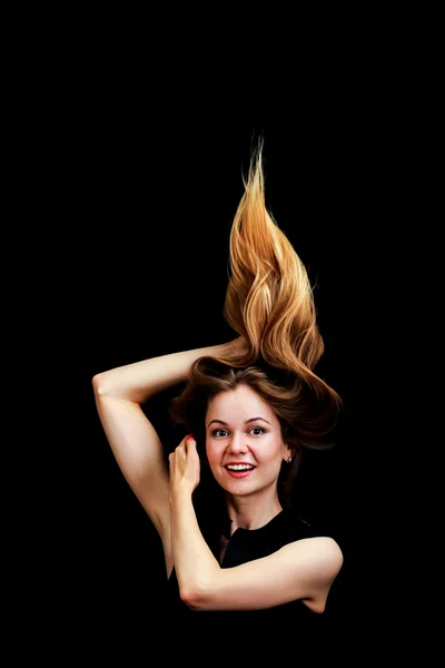 トレンディな g を髪でクローズ アップの肖像画の若い美しい女性 — ストック写真